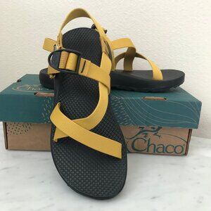 NWB Chaco Women Size 8 Z/1 Mustard Sandals